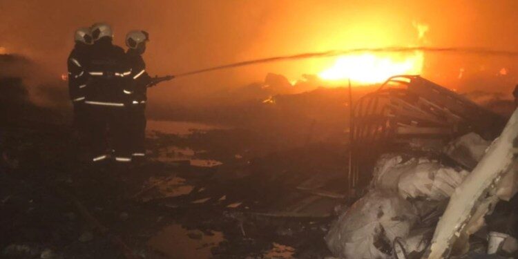 भिवंडीत पुन्हा अग्नितांडव, करोडो रुपयाचा ऐवज जळून खाक