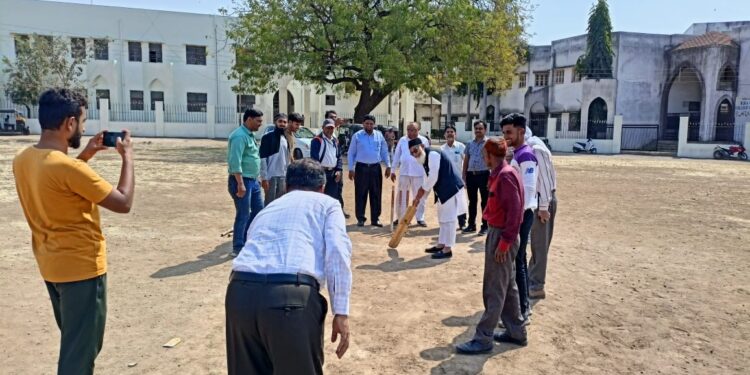 ईकरा शिक्षणशास्त्र महाविद्यालयात विविध स्पर्धांचे आयोजन