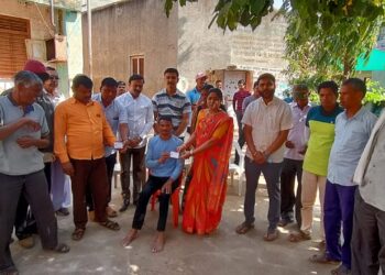 ई -श्रम कार्ड नोंदणी महा अभियानाचे पाचव्या सत्रात वड्री गावातील नागरिकांचा प्रतिसाद