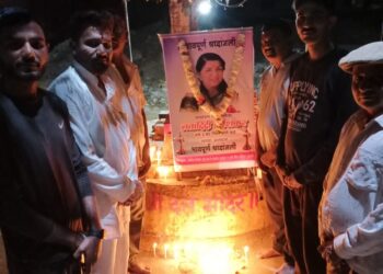 कुसुंबा येथे भारतरत्न स्व. लता मंगेशकर यांना श्रद्धांजली