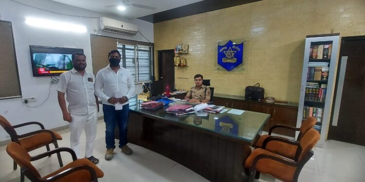 चोरीचे प्रयत्न करणाऱ्या रात्रीच्चा गस्त वाढवा पोलीस अधिक्षकांना निवेदन