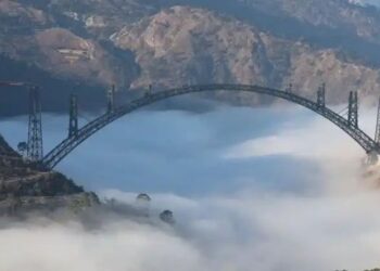 जगातील सर्वात उंच पूल भारतीय रेल्वेने बांधला (व्हिडीओ)