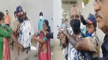 अमरावती पालिका आयुक्तांवर शाईहल्ला करत महिलांकडून धक्काबुक्की