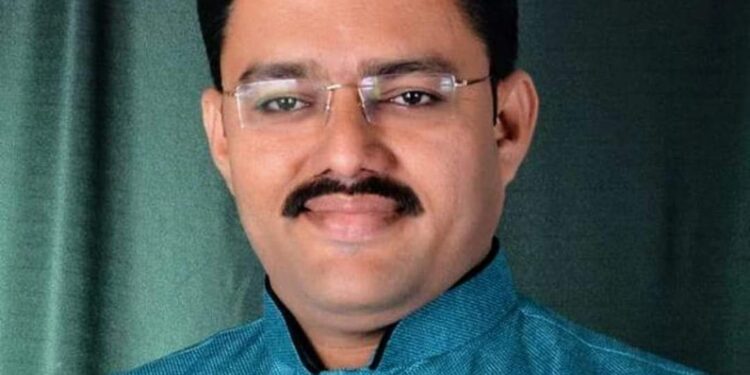 शिक्षण विस्तार अधिकारी विजय पवार यांना राज्य स्तरीय तापी पूर्णा आदर्श अधिकारी पुरस्कार जाहिर