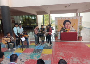 रायसोनी महाविद्यालयातर्फे स्व. लता मंगेशकर यांना भावपूर्ण श्रद्धांजली