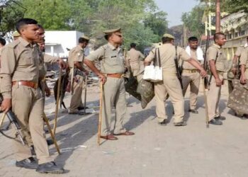 डीजे बंद केल्याने कारणावरून पोलीस स्थानकावर हल्ला, समानांची केली तोडफोड