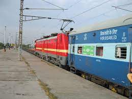 बोरखेडा येथील पित्याने दोन चिमुरड्यांसह धावत्या रेल्वेखाली उडी घेऊन केली आत्महत्या