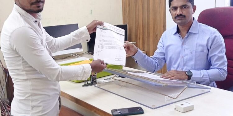 नगर पालिकेचा दुर्लक्ष युवक काँग्रेस ने घेतली दखल