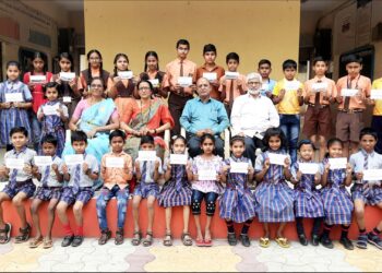 के सी ई मध्ये अण्णासाहेब डॉ. जी. डी. बेंडाळे शिष्यवृत्ती वाटप