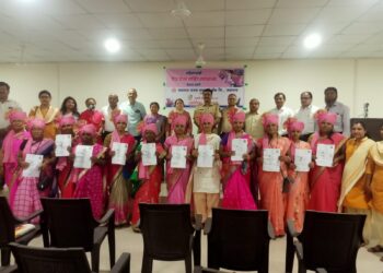 पंधरा महिलांना पिंक ऑटो रिक्षाचे शिकाऊ लायसन्स वितरण