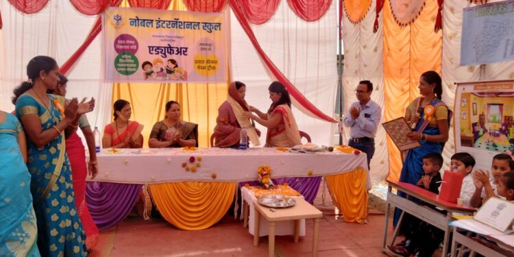 नोबल इंटरनेशनल स्कूल मध्ये एज्युकेशन फेयर उत्साहात