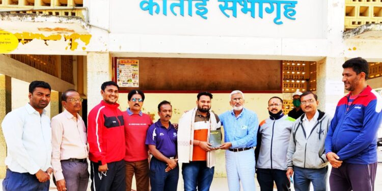 बहिणाबाई चौधरी विद्यापीठाच्या कर्णधारपदी तिसऱ्यांदा आकाश धनगर ची निवड