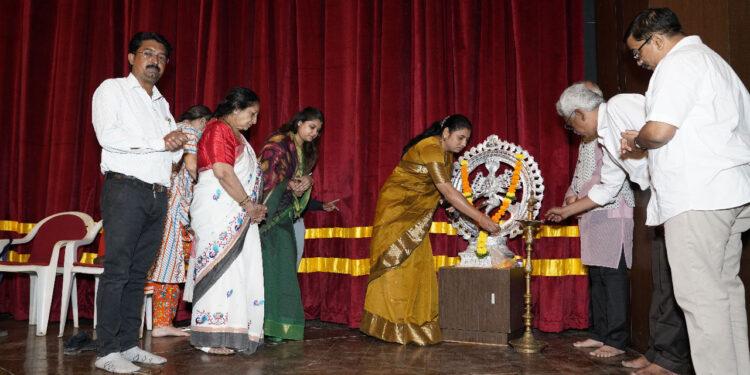 बालगंधर्व नाट्यगृहाचा कायापालट करणार – महापौर जयश्री महाजन