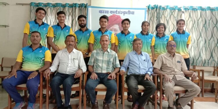 महाराष्ट्र् राज्य वरिष्ठ आंतरजिल्हा बॅडमिंटन स्पर्धेसाठी संघ रवाना