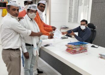 केजरीवालांच्या घरावरील हल्ल्याचा शहरात निषेध