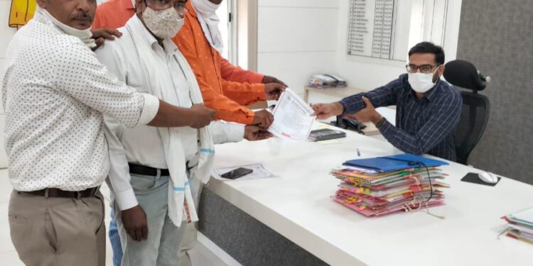 केजरीवालांच्या घरावरील हल्ल्याचा शहरात निषेध