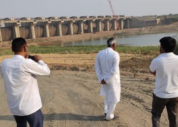 दिड महिन्यात शेळगाव बॅरेजचे काम पूर्ण होणार