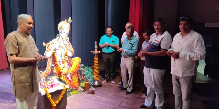 हभप दादा महाराज जोशी यांचे भागवत कथेला भाविकांचा वाढता प्रतिसाद