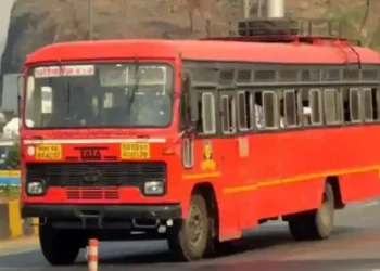 एसटीचे कर्मचारी कामावर हजर