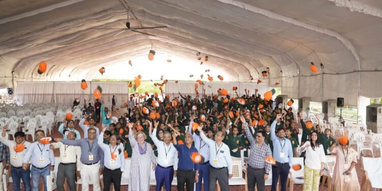 फालीतील नव शेतकरी व संशोधकांना उद्योग क्षेत्र मदत करणार – युपीएलचे अध्यक्ष रजनीकांत श्रॉफ