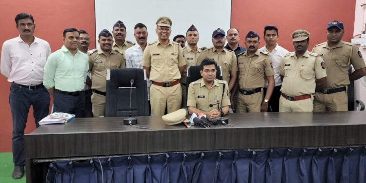 डोक्यात दगड घालून रोहितचा खून, दोघांना अटक