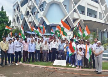 इकरा युनानी मेडीकल कॉलेज तर्फे तिरंगा बाइक रॅलीचे आयोजन