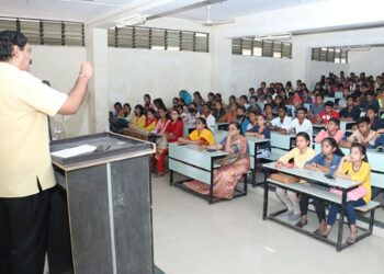मू.जे.महाविद्यालयात छत्रपती शिवाजी महाराजांचे किल्ले व्यवस्थापनावर देवदत्त गोखले यांचे व्याख्यान