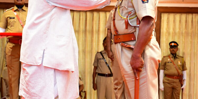 पोलीस उपनिरीक्षक सुनील पाटील राष्ट्रपती पदकाने सन्मानित