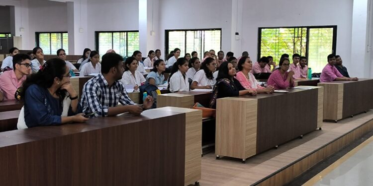 डॉ.उल्हास पाटील वैद्यकीय महाविद्यालयात आंतरराष्ट्रीय पॅथॉलॉजी दिवस साजरा