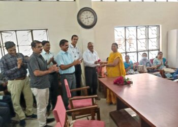 स्वामी विवेकानंद कनिष्ठ महाविद्यालय येथे शिक्षकेतर कर्मचारी दिन उत्साहात साजरा