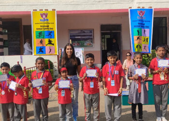 रोजलँड इंग्लिश मीडियम स्कूलमध्ये बालदिन साजरा