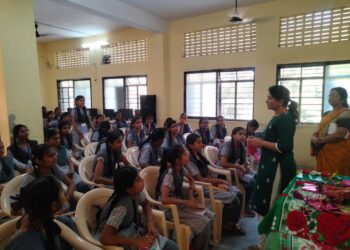 बालदिन सप्ताह निमित्त जळगाव चाईल्ड लाईनचे विविध उपक्रम