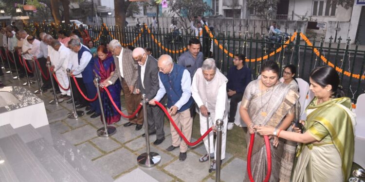 कांताई नेत्रालय ॲडव्हान्स्ड आय केअर, हेल्थ केअर फार्मासी, आय केयर बुटिक चे उत्साहात उद्घाटन