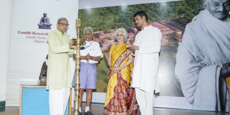गांधी तीर्थ येथे राष्ट्रीय गांधीवादी नेतृत्व शिबिरास आरंभ