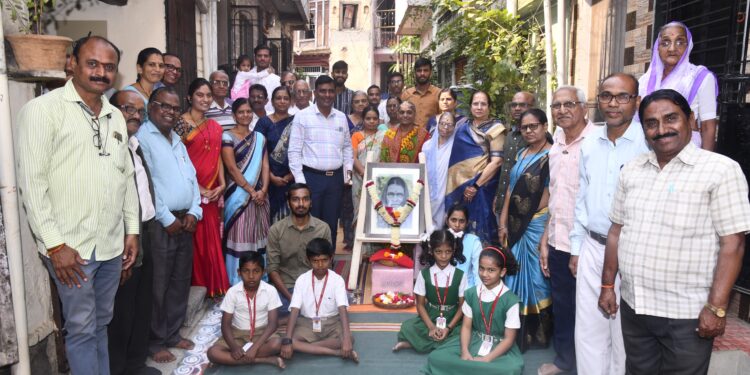 बहिणाबाईंच्या साहित्यामुळे जगण्याचे बळ, प्रेरणा आणि ऊर्जा मिळते – साहित्यिक महाजन