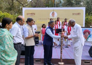 भवरलाल जैन यांना अनुभूती निवासी स्कूलच्या विद्यार्थ्यांकडून ‘भक्ती संगीत संध्ये’ तुन आदरांजली