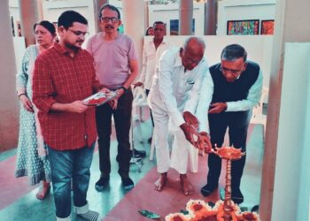 अमुर्त पेंटींग प्रदर्शनाचे थाटात उद्घाटन चित्रातून वेगळा आनंद मिळतो : अशोक जैन