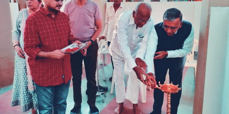 अमुर्त पेंटींग प्रदर्शनाचे थाटात उद्घाटन चित्रातून वेगळा आनंद मिळतो : अशोक जैन