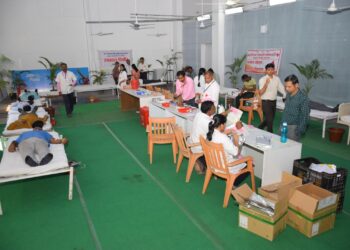 जैन इरिगेशनच्या रक्तदान शिबिरात 282 बाटल्यांचे रक्तसंकलन