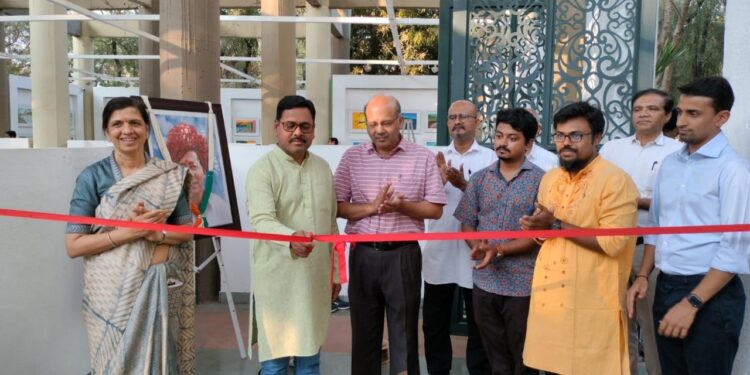 आर्ट मेला प्रदर्शनात विद्यार्थ्याचे कलागुणांचे दर्शन – चित्रकार नितीन सोनवणे