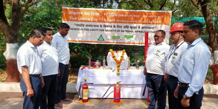 जैन इरिगेशनमध्ये अग्निशमन दिवस साजरा