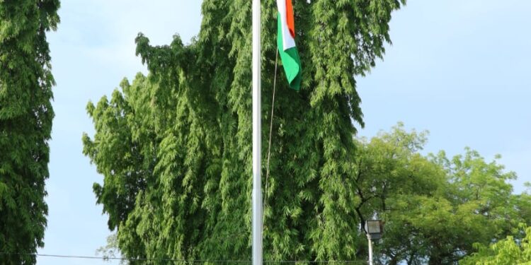 महाराष्ट्र राज्य स्थापनेचा 63 वा वर्धापन दिन उत्साहात साजरा