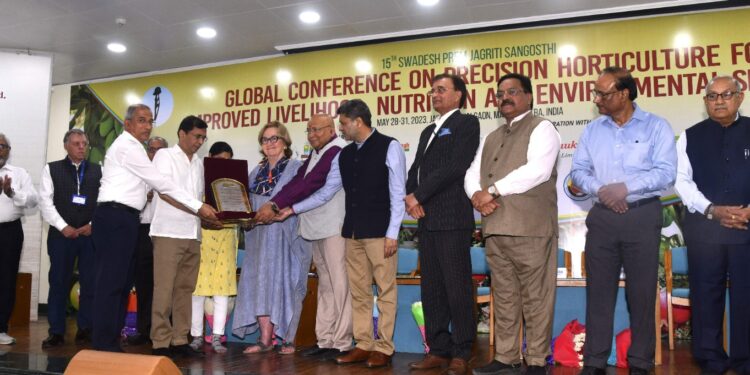 भवरलाल जैन यांच्या कार्याच्या सकारात्मक लहरी शेतकऱ्यांना कायमच प्रेरणादायी – डॉ. अशोक दलवाई