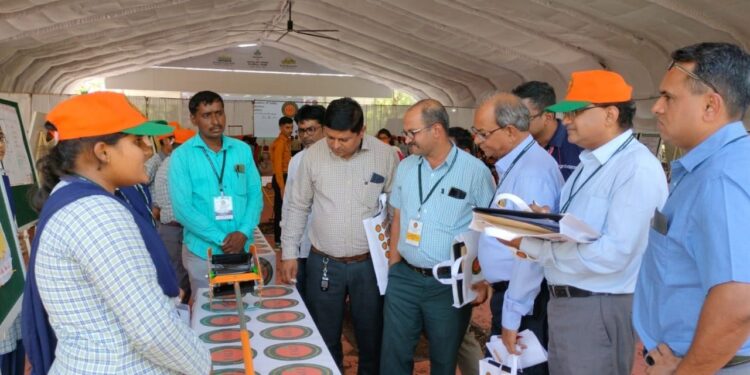 शेतीच्या त्यागापेक्षा शाश्वत शेतीची कास धरा – नादिर गोदरेज