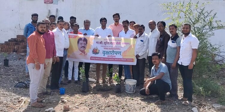 आ. राजूमामा भोळे यांच्या वाढदिवसानिमित्त सोनी नगर परिसरात वृक्षारोपण