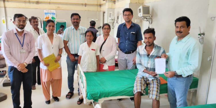 बालपणापासून हर्निया, तरुणाला बिनटाक्याच्या शस्त्रक्रियेमुळे मिळाला दिलासा