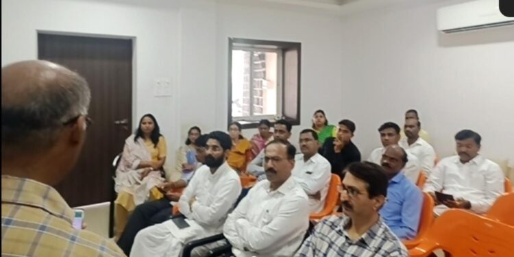 पीएम किसान योजने अंतर्गत शेतकऱ्यांच्या प्रलंबित कामे जी.एम.फाउंडेशनमार्फत राबविण्यास होणार मदत