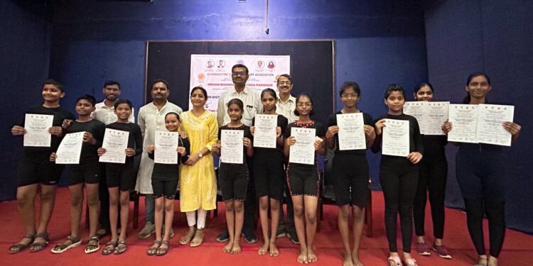 राज्यस्तरीय योगासन स्पर्धेसाठी शिवम योगा अॅन्ड फिटनेस सेंटर मधील ११ विद्यार्थ्यांची निवड