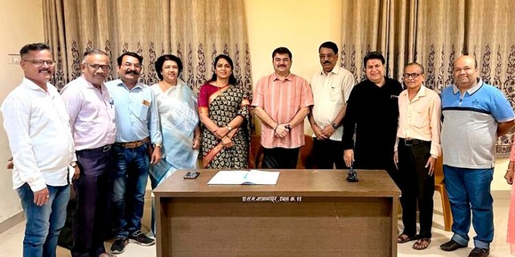 अभिनेते प्रशांत दामले यांच्यासोबत अ.भा.मराठी नाट्यपरिषद जळगावची बैठक संपन्न