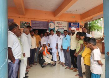 धर्मवीर आनंद दिघे यांच्या स्मृतिदिनी अपंग बांधवांना सायकल वाटप